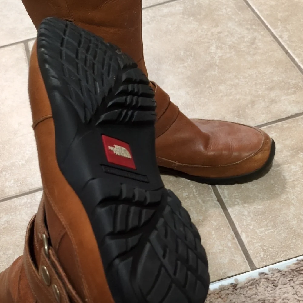 The North Face Tan Boots‎